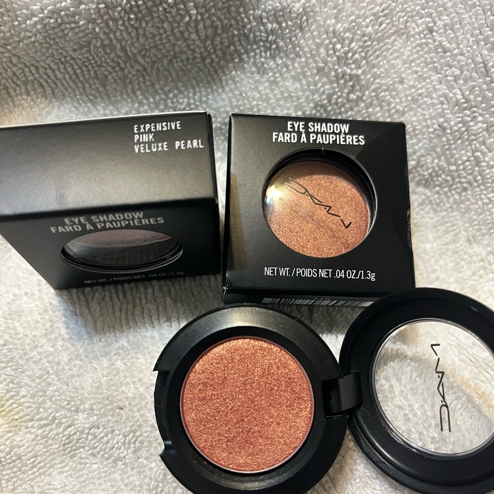 MAC Cosmetics Pink Eyeshadow Veluxe Pearl